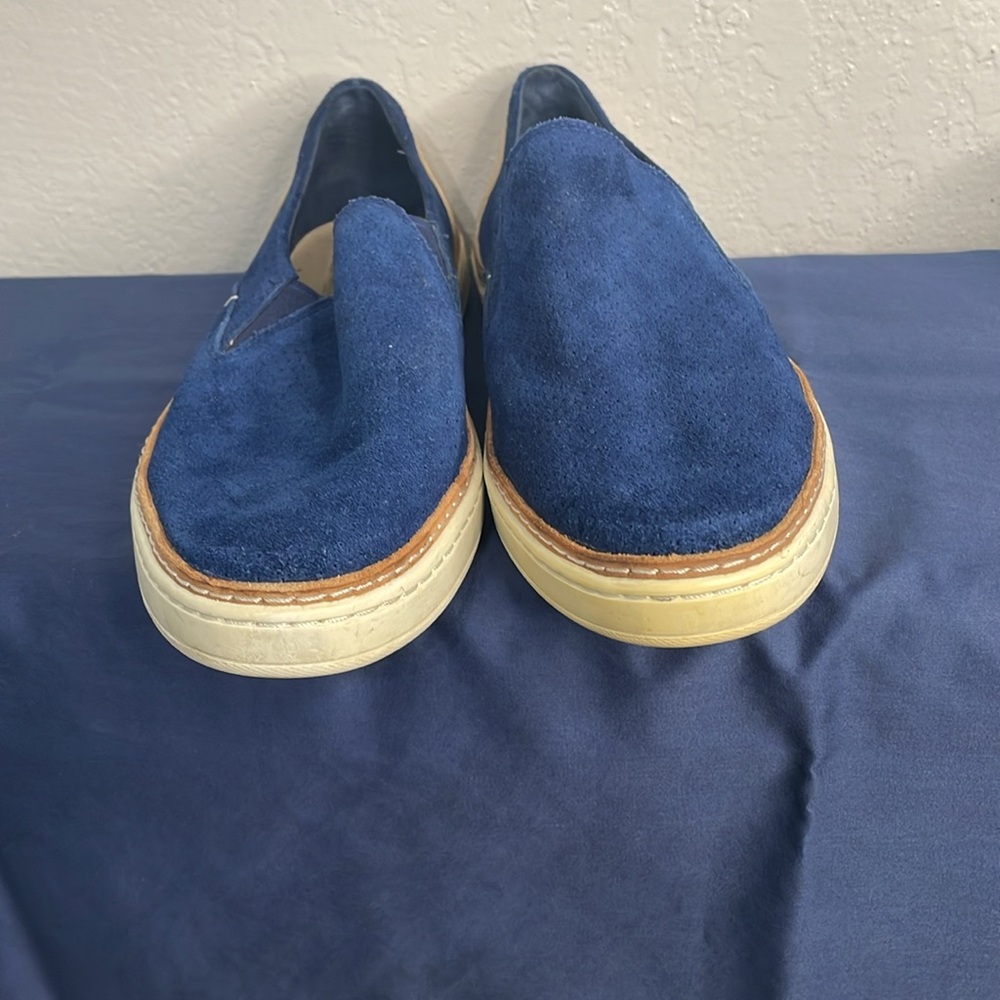 UGG Adley Perf Blue Suede Slip-on Shoe, size 9 - Picture 9 of 9